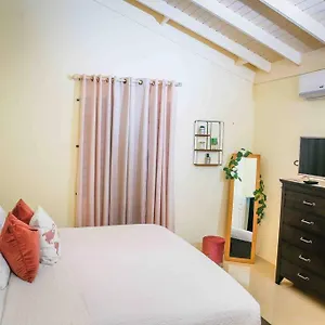  Villa In Draxhall, Pool, Gym, Tennis, Kids Playground